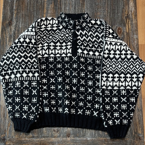 L.L. Bean Other - L.L. Bean Black & White Wool Sweater